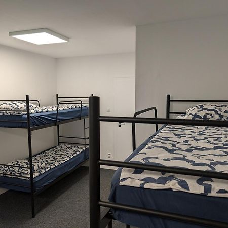 Auberge de jeunesse Baraczek Lotnisko Leszno à Leszno  Extérieur photo