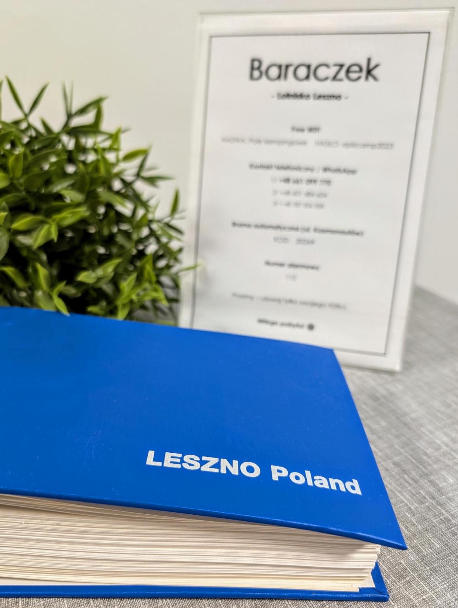 Auberge de jeunesse Baraczek Lotnisko Leszno à Leszno  Extérieur photo