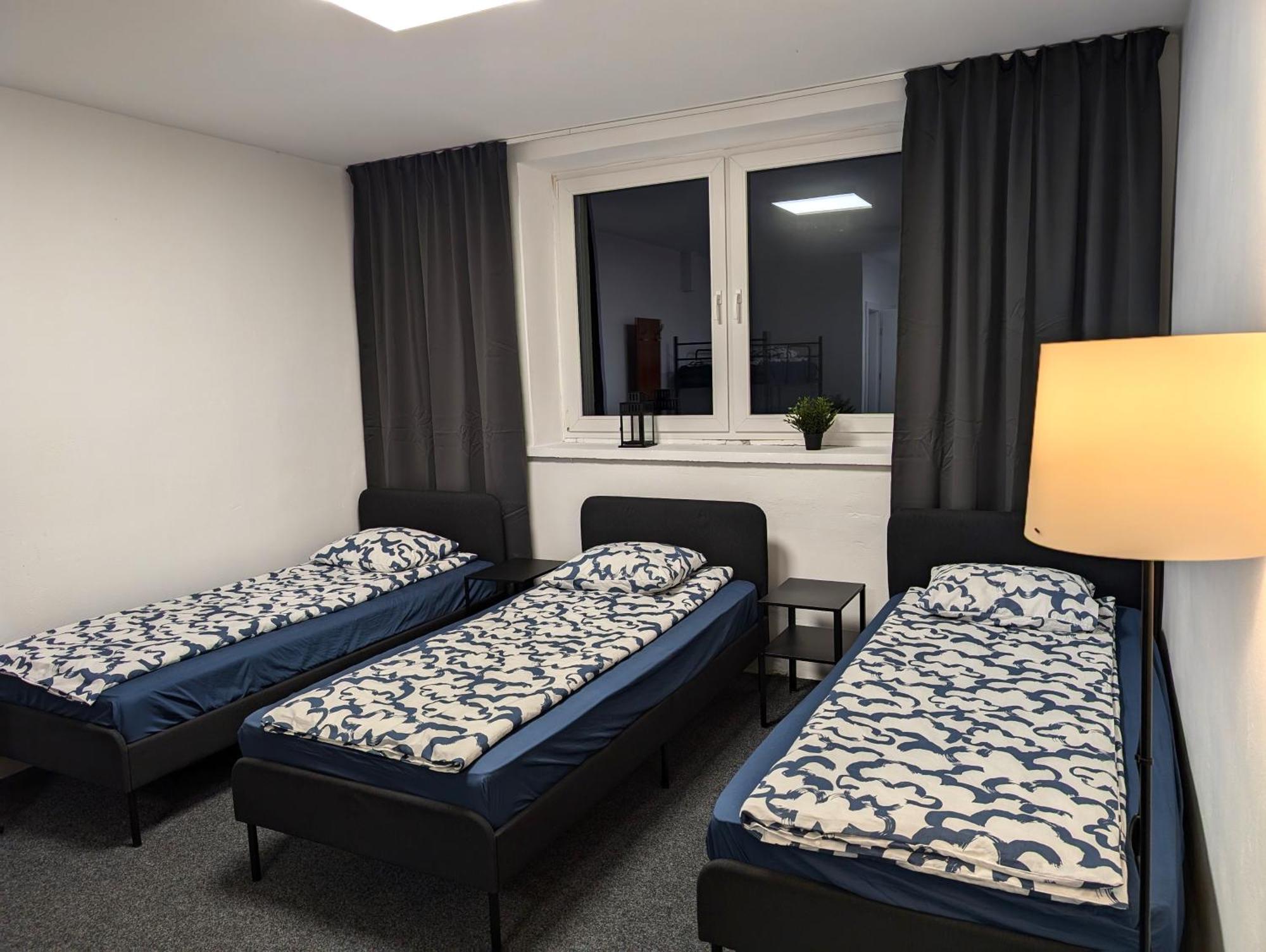 Auberge de jeunesse Baraczek Lotnisko Leszno à Leszno  Extérieur photo