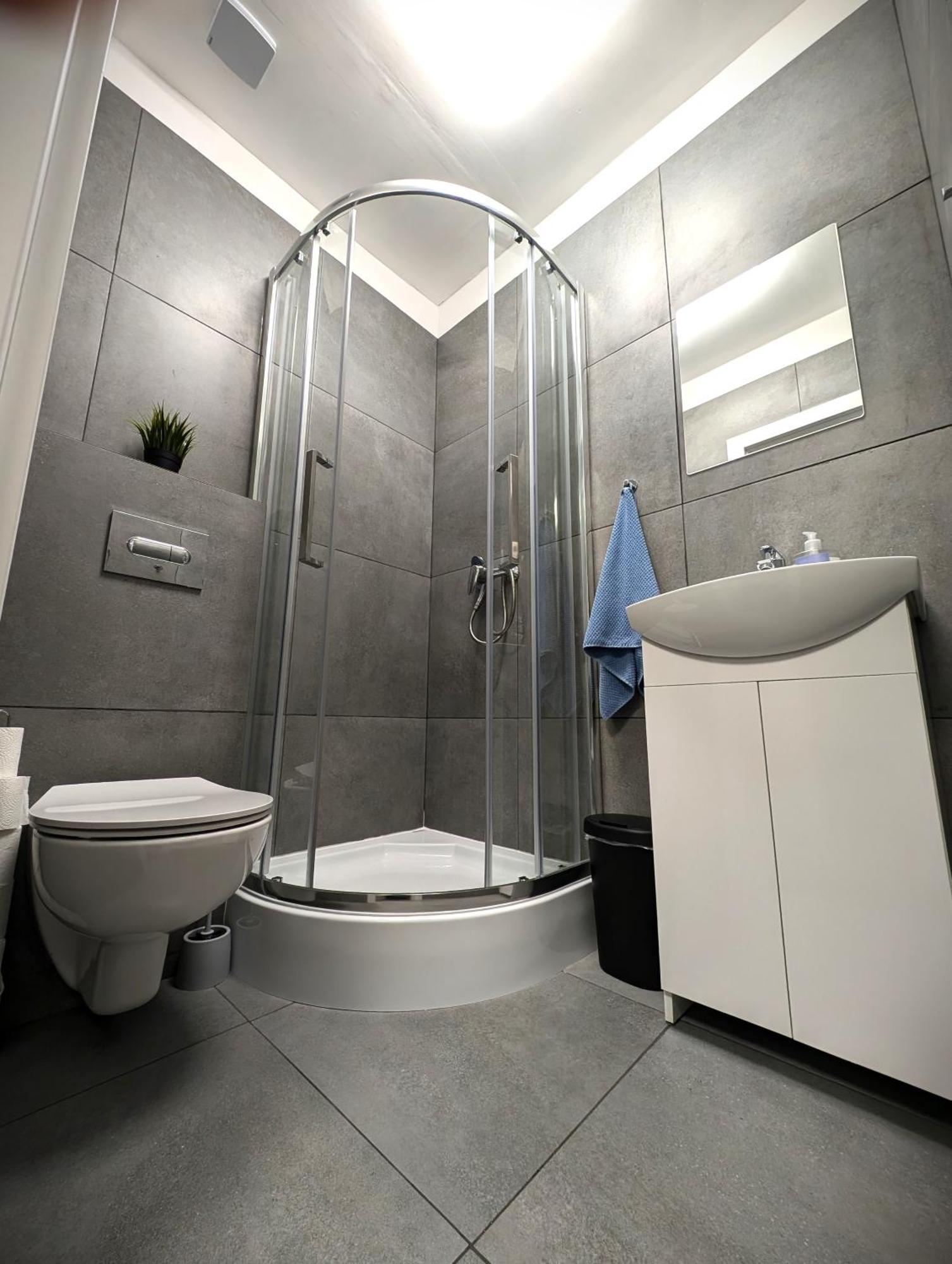 Auberge de jeunesse Baraczek Lotnisko Leszno à Leszno  Extérieur photo