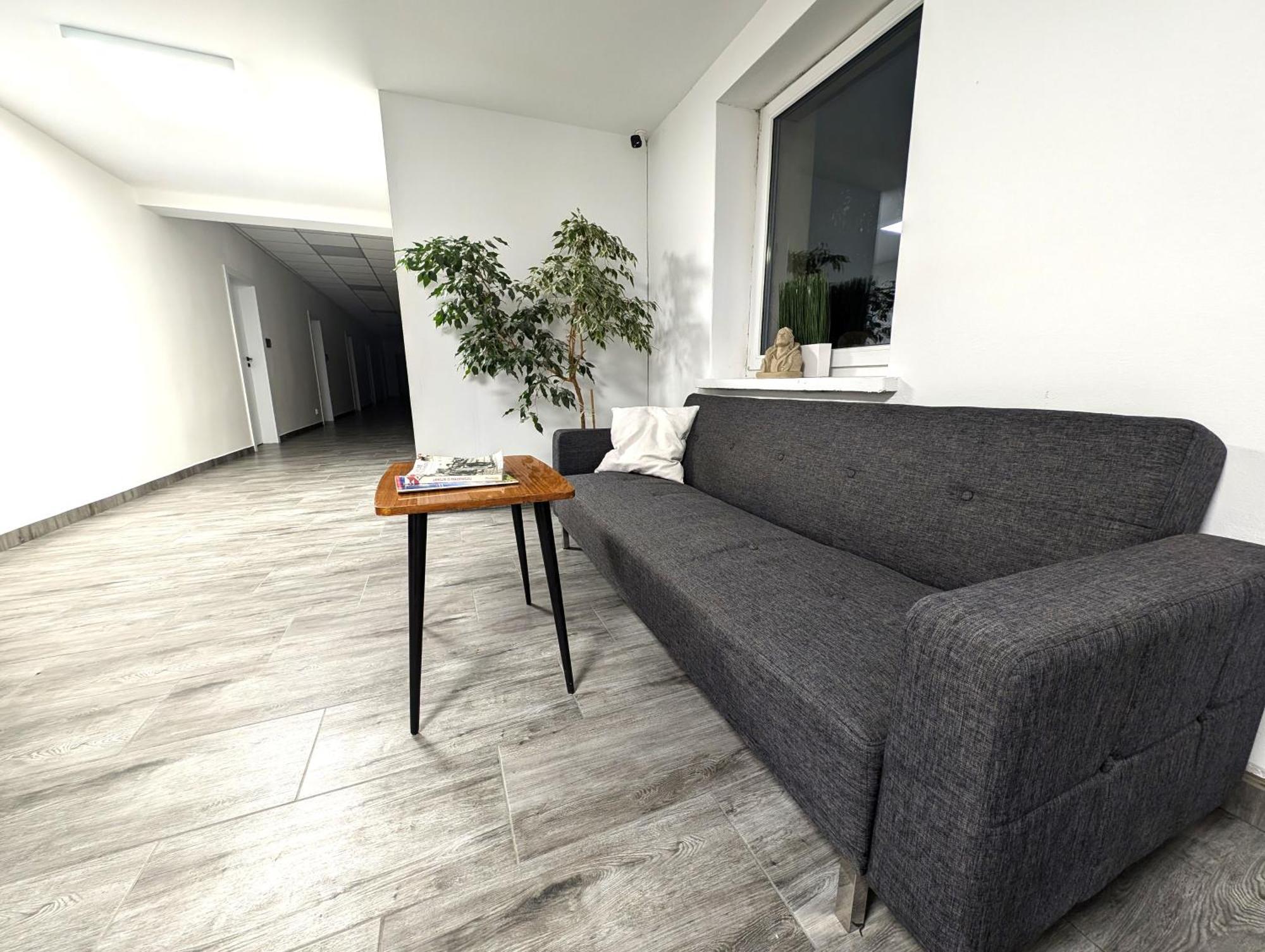 Auberge de jeunesse Baraczek Lotnisko Leszno à Leszno  Extérieur photo